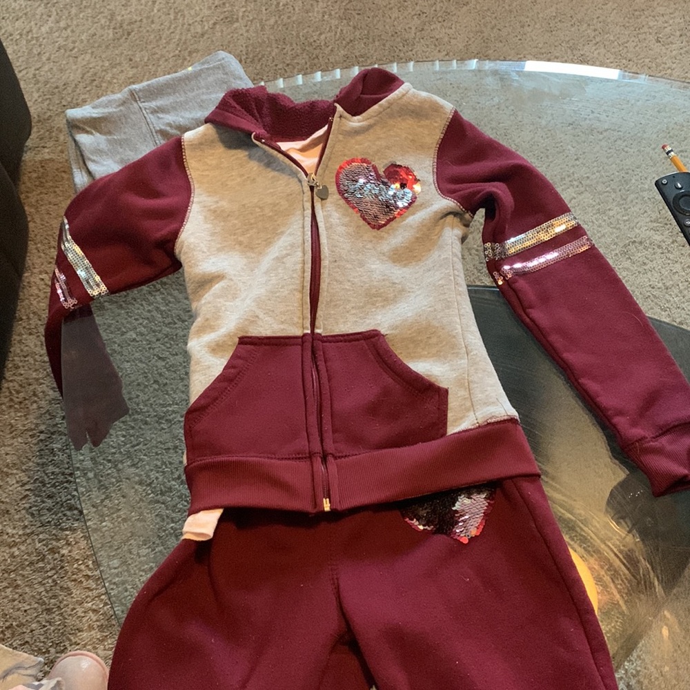 Outfit - Picture 2 of 2